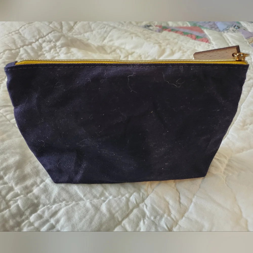 L'Occitane Cotton Pouch Makeup Case